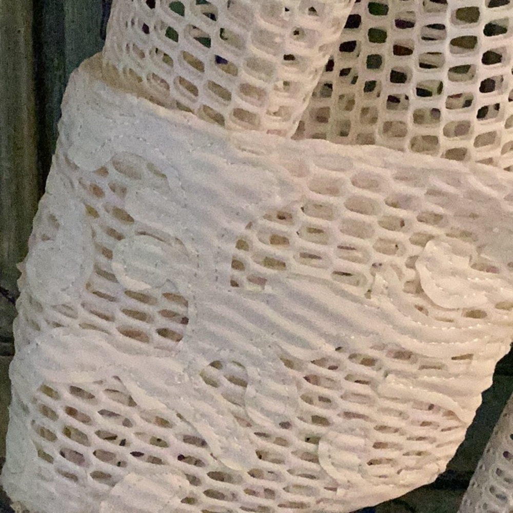 Design Today’s Graceful off white embroidered sleeve & double collar mesh - Picture 8 of 9